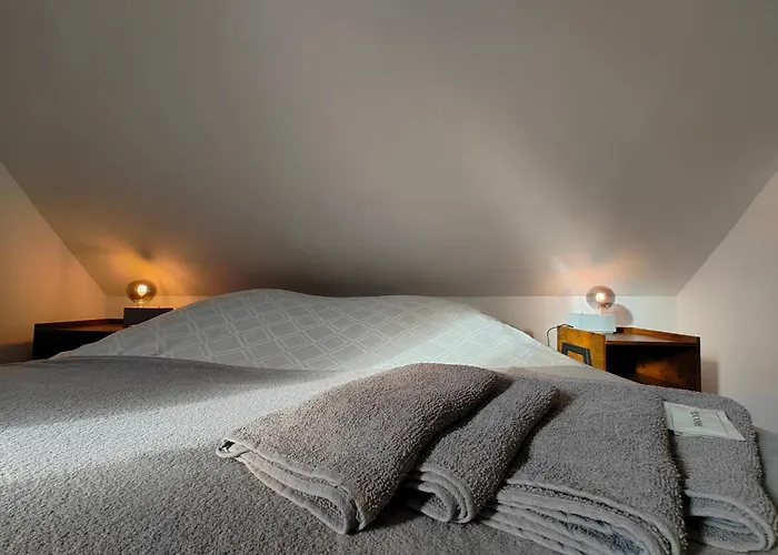 Furhouse Apartment *