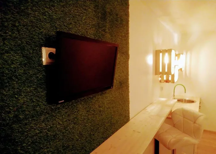 Furhouse Apartment *