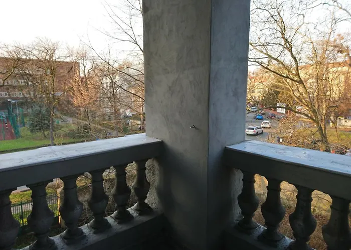 Furhouse Apartment *